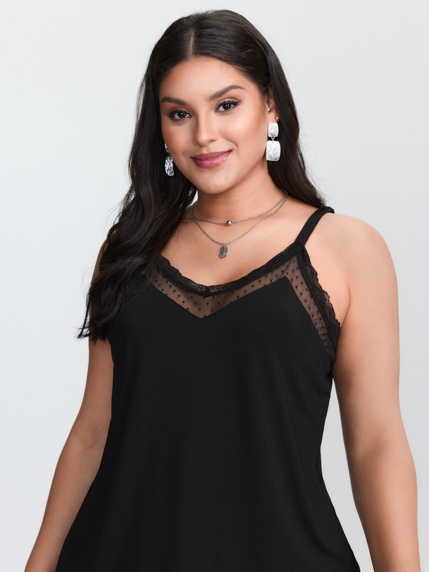 Schwarzes, gestricktes Tanktop – Lace Trim Cami Bewertung und Preis