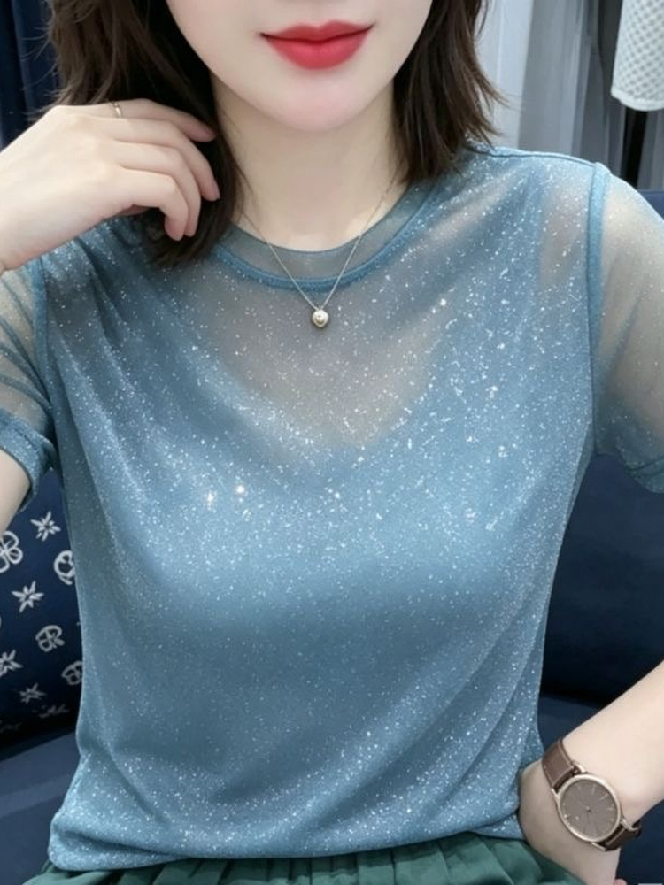 Glänzendes Spitzen-T-Shirt mit – Women Fashion Over The Years Bewertung und Preis